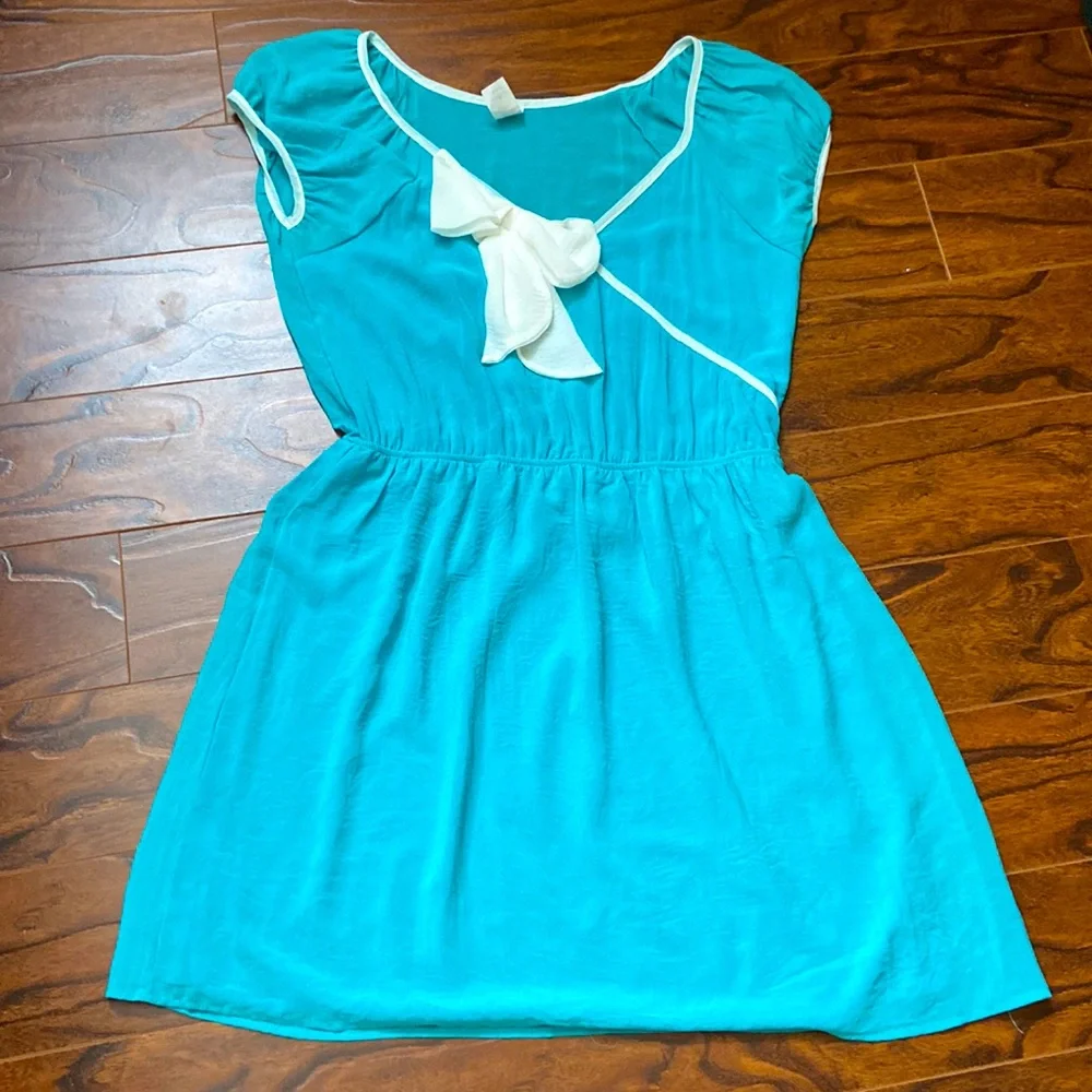 Blue and white dress with bow detail size L - Picture 1 of 3